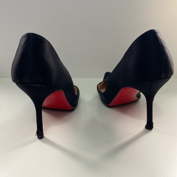 Christian Loubutain size 38 pump - Picture 2 of 3
